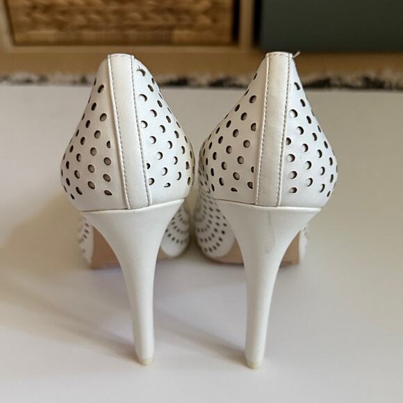 BCBGGeneration Polka White Perforated Heels size 6 NWOB - Picture 3 of 7